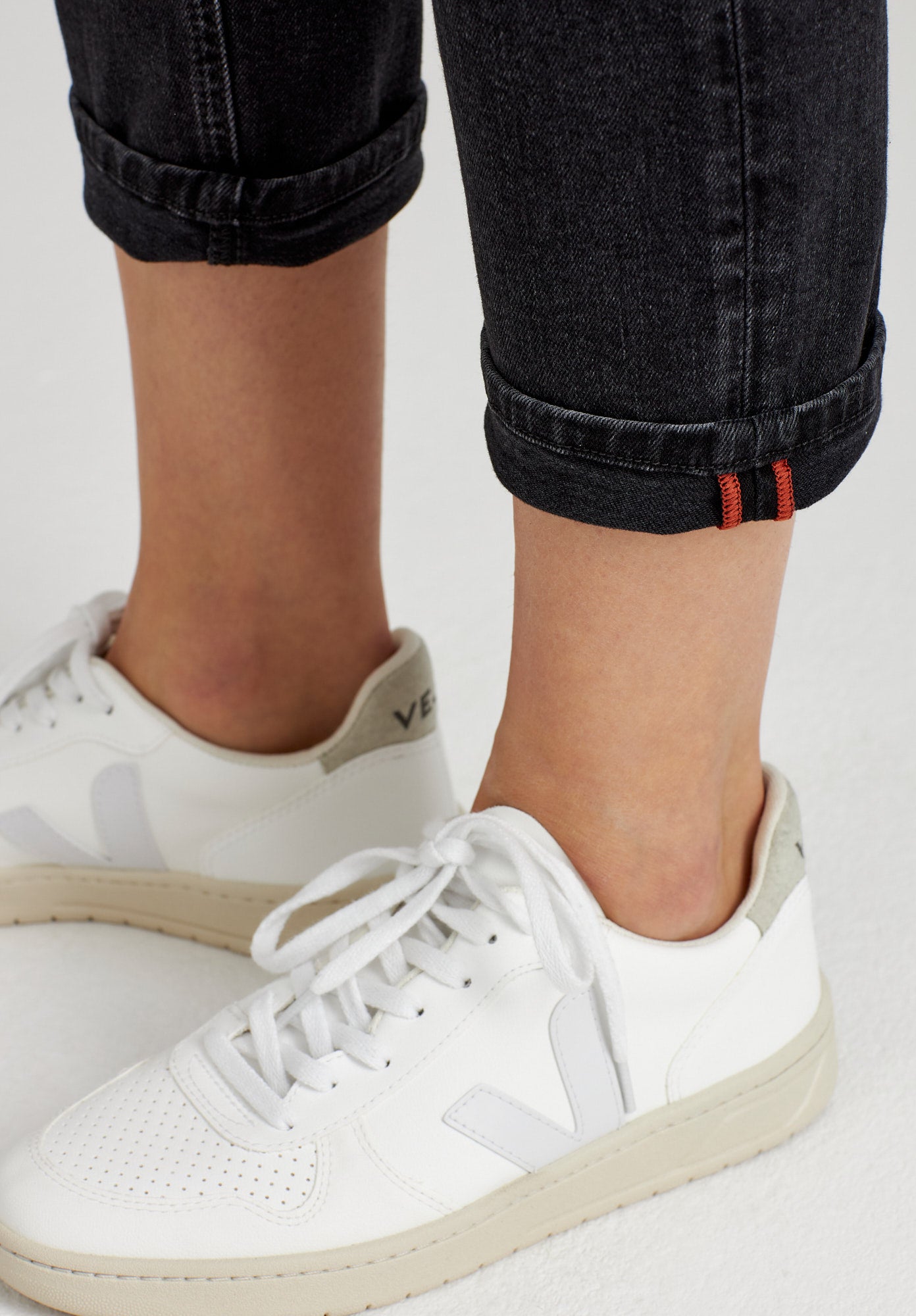 TT203 Mom Cropped Jeans
